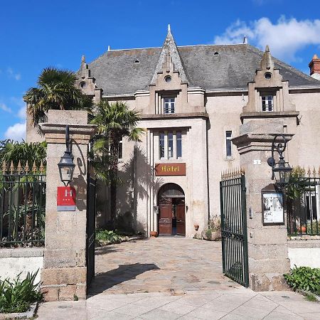 Hotel De La Barbacane Tiffauges Esterno foto
