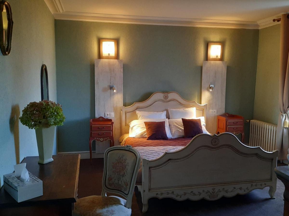 Hotel De La Barbacane Tiffauges Esterno foto