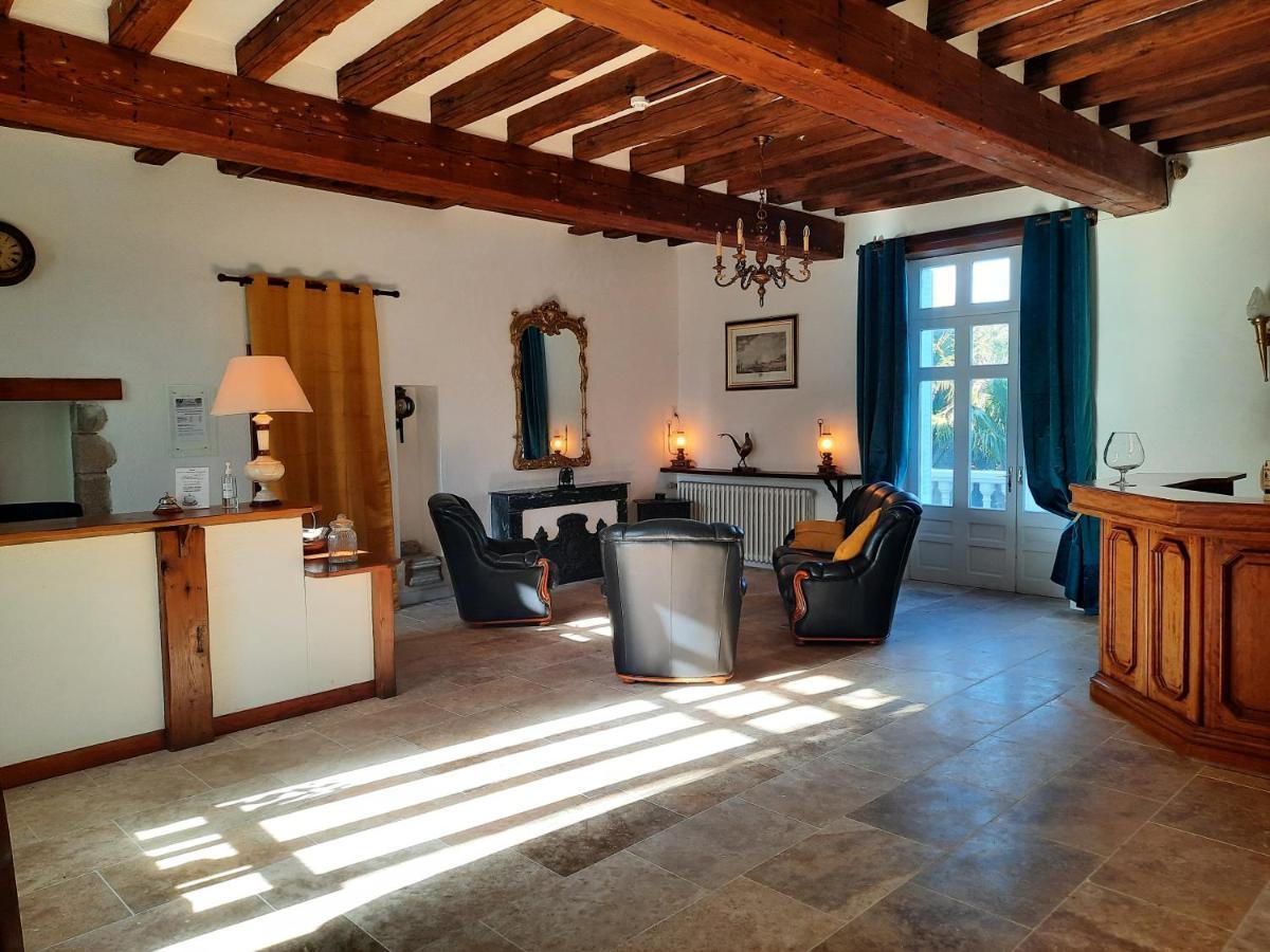 Hotel De La Barbacane Tiffauges Esterno foto